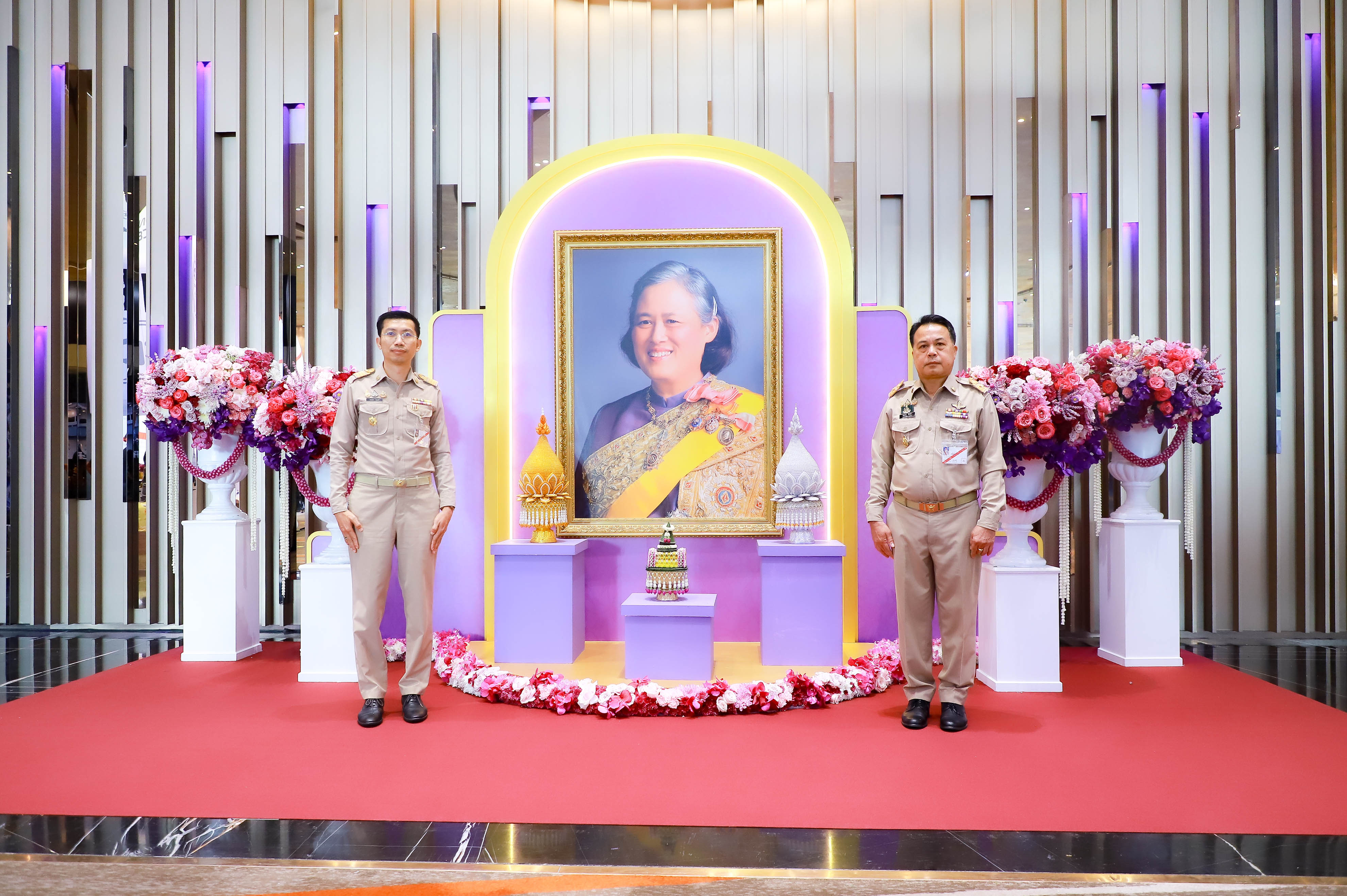 title - รองเลขาธิการ ส.ป.ก. ร่วมเฝ้าทูลละอองพระบาทรับเสด็จฯ และร่วมพิธีเปิดงาน มหกรรมด้านอวกาศแห่งชาติ